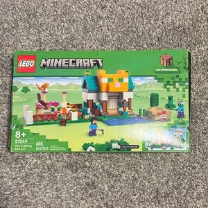 LEGO Minecraft Crafting Box 4.0 Set with Green and Blue